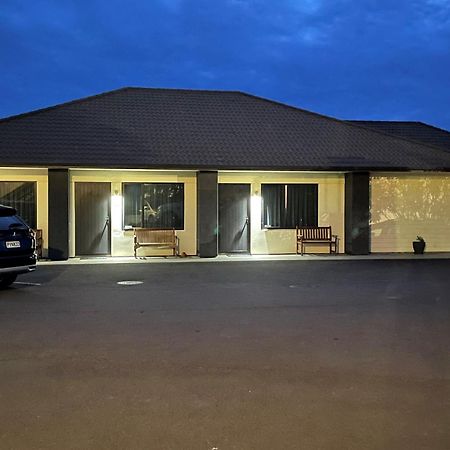 Kauri Court Motel Palmerston North Esterno foto
