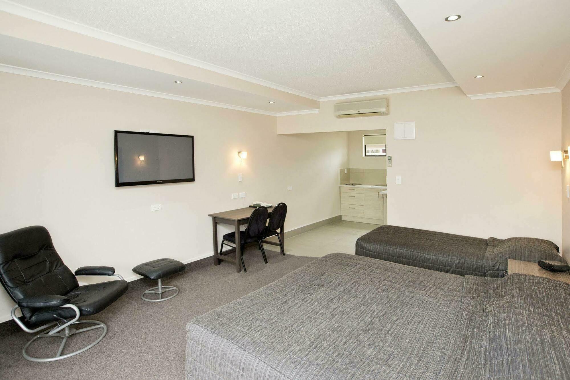Kauri Court Motel Palmerston North Esterno foto
